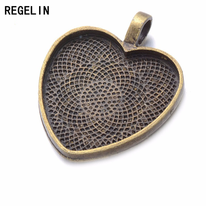 REGELIN ハートカボション設定シルバーメッキペンダント - Bezels Set Pendant のレビューと価格