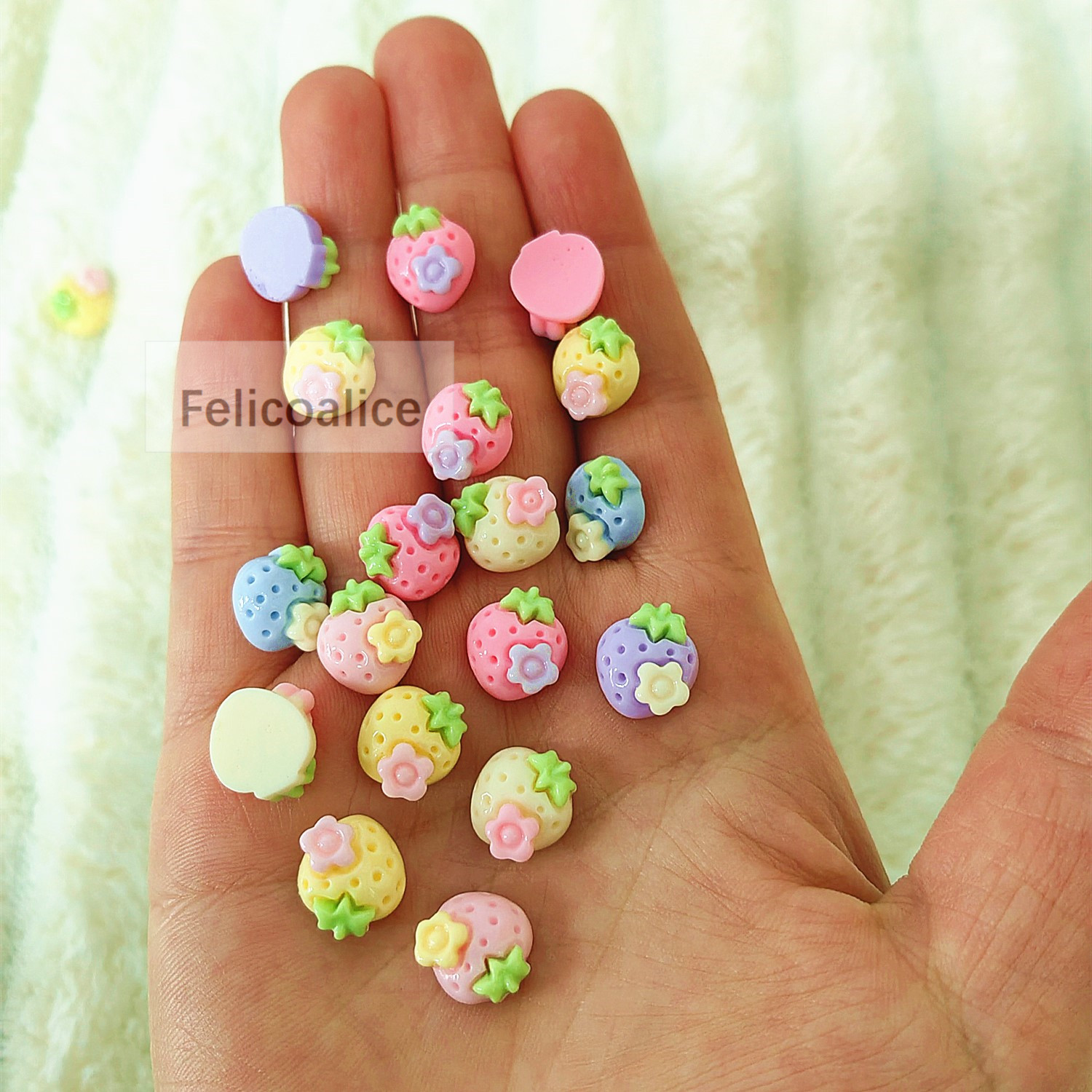 30 個新しいかわいい樹脂ミニ小さなイチゴの花フラットバック - Flower Preservation Resin のレビューと価格