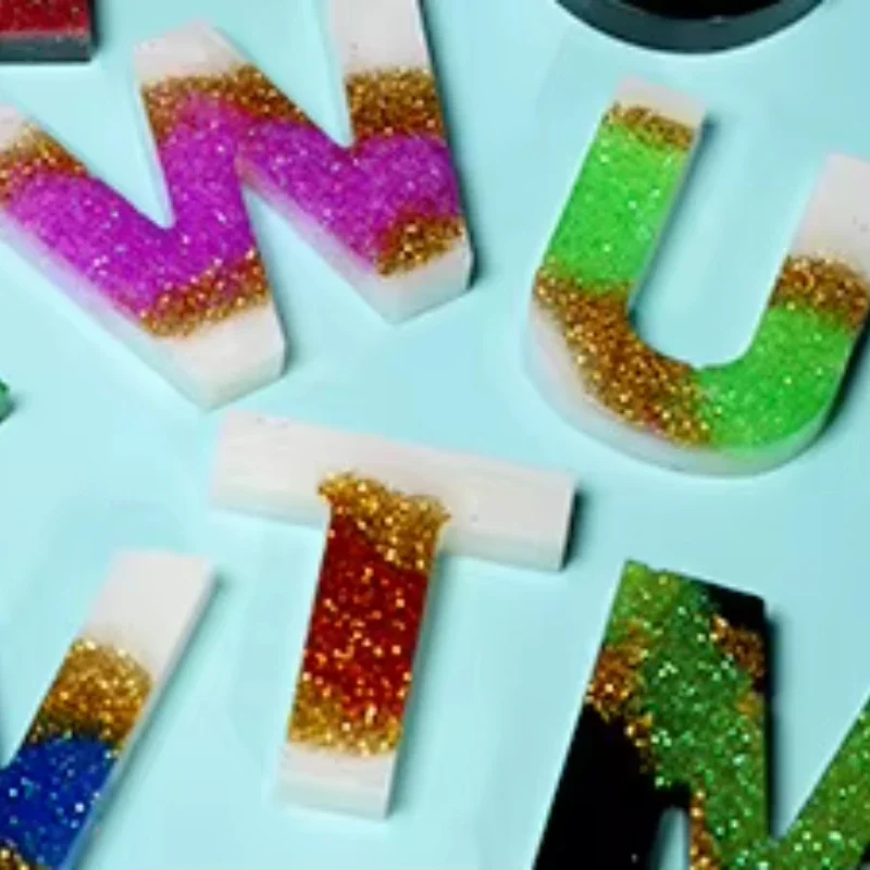12パック エクストラファイン グリッター クラフトパウダー - Resin Glitter Pack のレビューと価格
