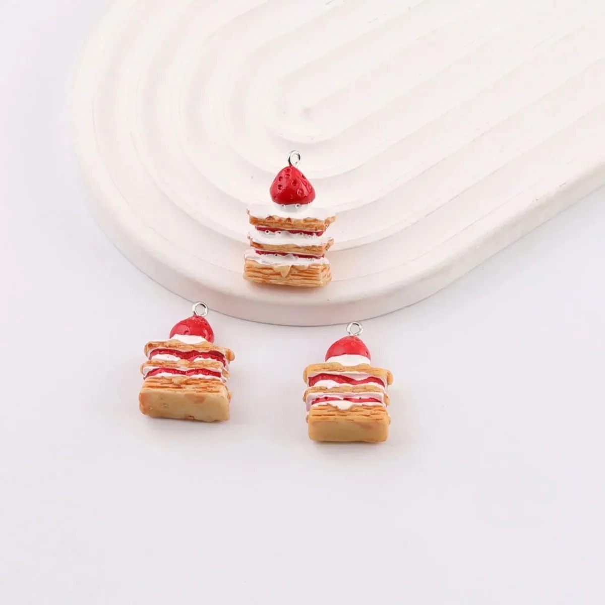 10個入り ミニシミュレーションストロベリーケーキ レジンペ - Resin Crafts Diy のレビューと価格